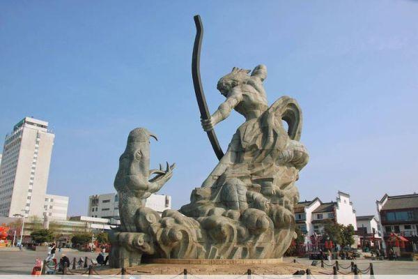 巴陵广场岳阳巴陵广场：后羿射巴蛇的传说
