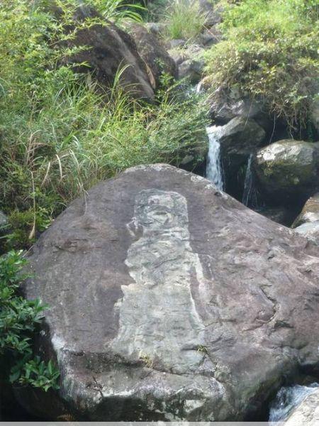 洪恩岩圭峰山上的洪恩岩